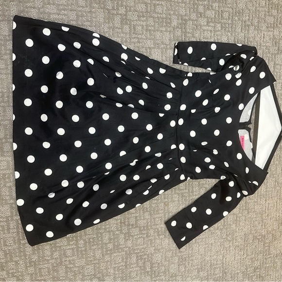 Fun Betsy Johnson dress great for any occasion - Picture 4 of 5